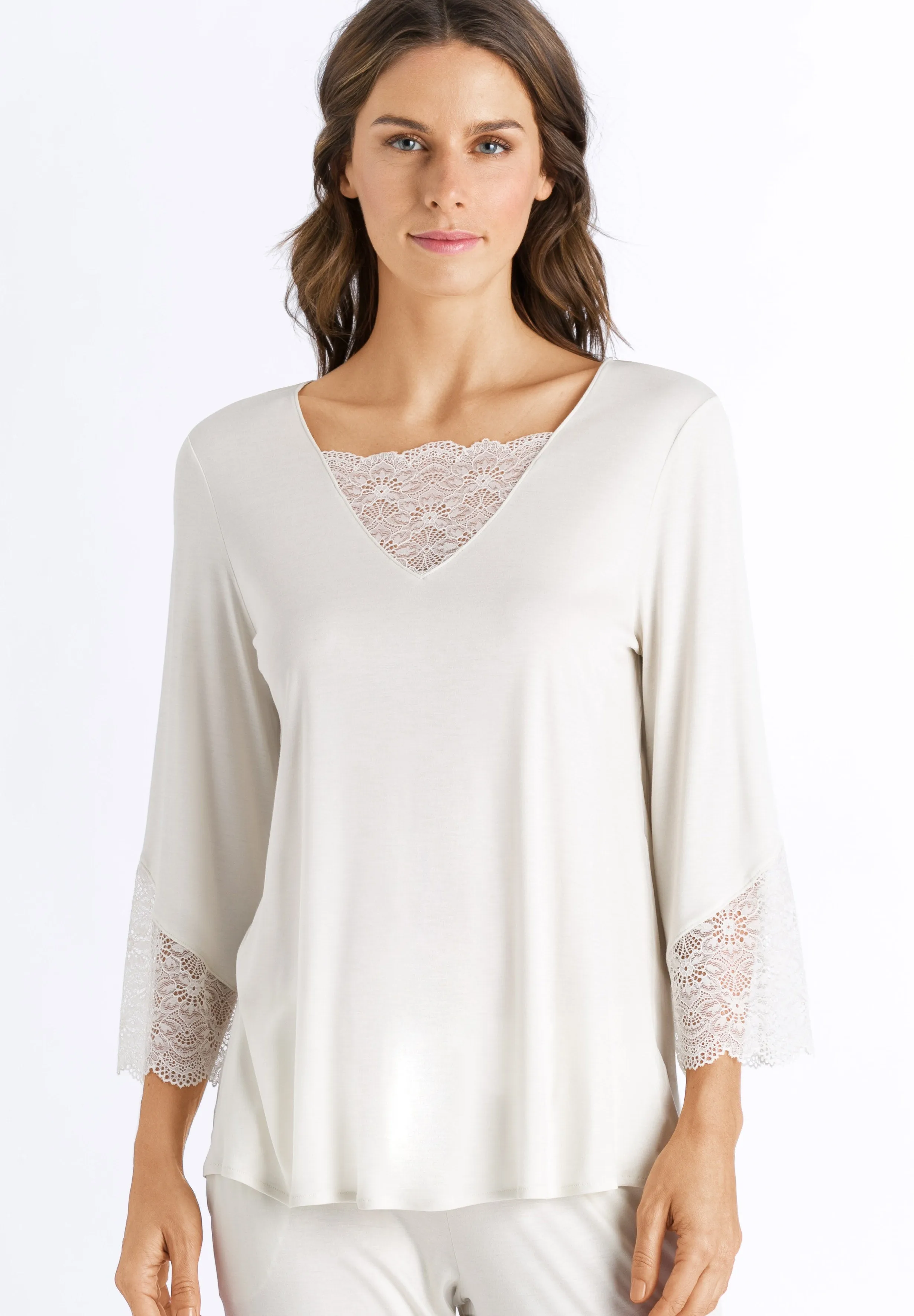 Aria Relaxed Scalloped Lace Blouse | Soft Beige 76661-1221