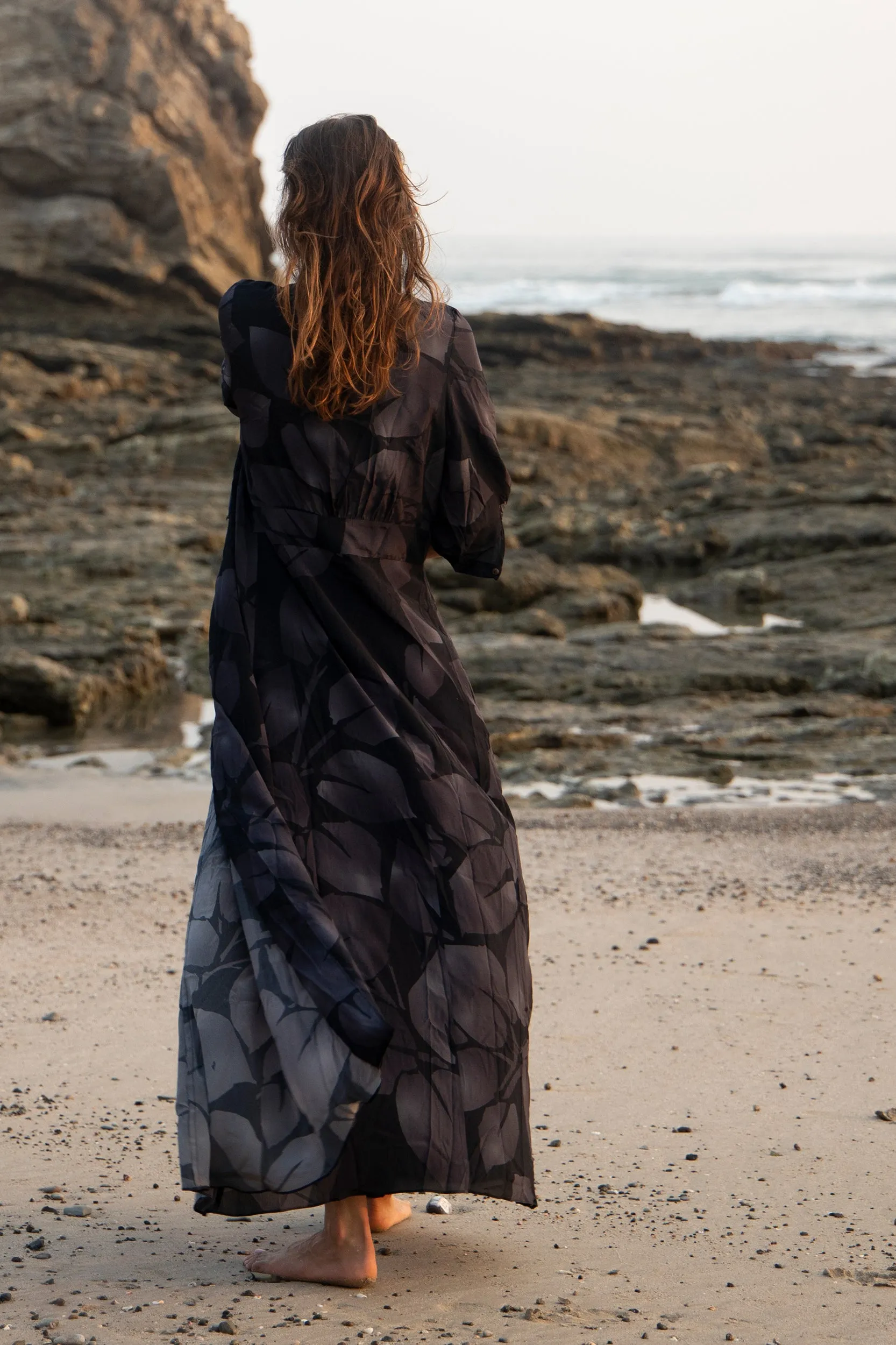 Athena in Foglia Print in Charcoal