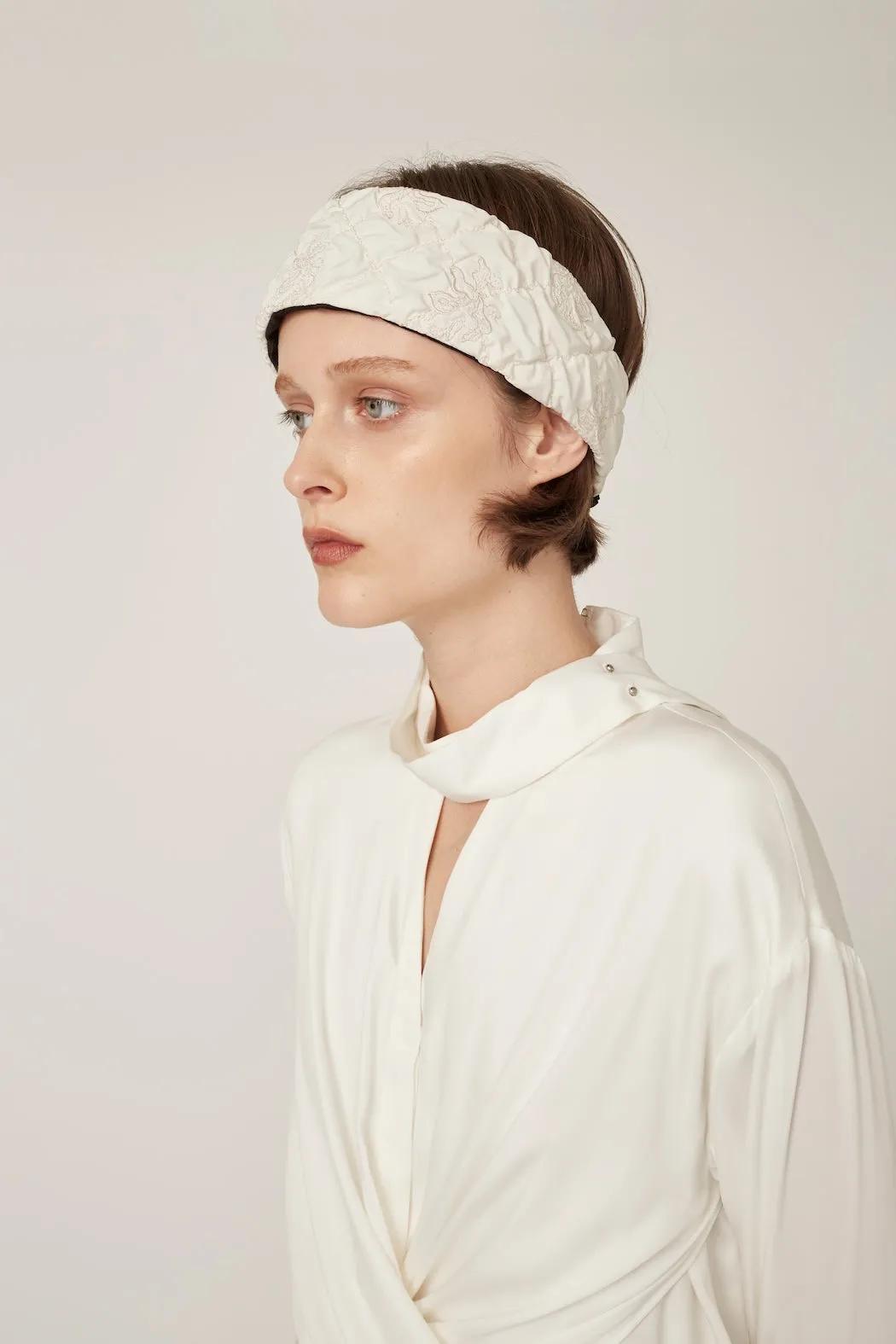 Framed embroidery wrap dress (White)
