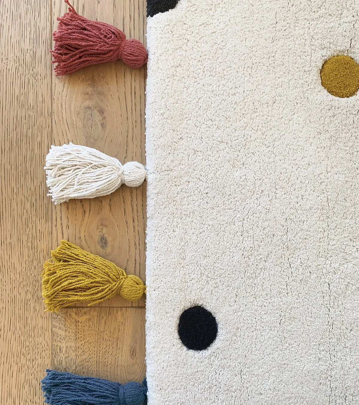 Minima - Rug - Polka Dots (multicolored)